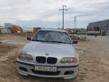 BMW 320-1