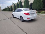 Hyundai Accent-4