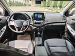 Hyundai Accent-11