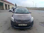 Toyota Auris-1