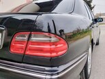 Mercedes E 320-11