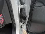 Mercedes E 220-11