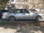 Mercedes E 220-13