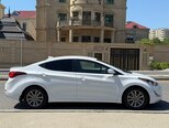 Hyundai Elantra-9