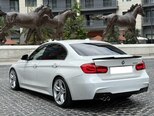BMW 330-4