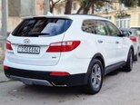 Hyundai Grand Santa Fe-3