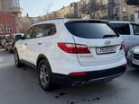 Hyundai Grand Santa Fe-4