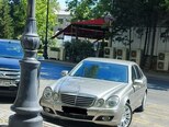 Mercedes E 220-2