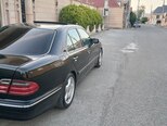 Mercedes E 240-10