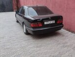 Mercedes E 240-3