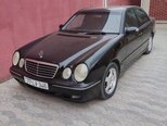 Mercedes E 240-1