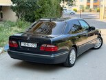 Mercedes E 200-8