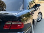 Mercedes E 200-11
