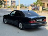 Mercedes E 200-13