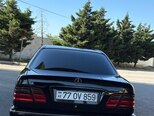 Mercedes E 240-2