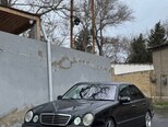 Mercedes E 240-11