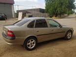 Opel Vectra-17