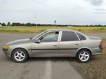 Opel Vectra-11