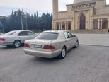 Mercedes E 230-2