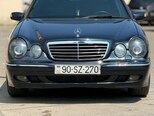 Mercedes E 320-1