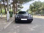 Mercedes E 240-1