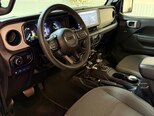 Jeep Wrangler-12
