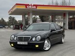 Mercedes E 240-11