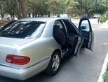 Mercedes E 230-11