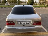 Mercedes E 240-4
