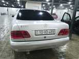 Mercedes E 220-3