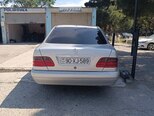 Mercedes E 240-4