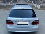 Mercedes E 220-2