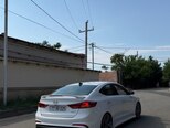 Hyundai Elantra-7