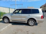 Mitsubishi Pajero-6