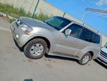Mitsubishi Pajero-4