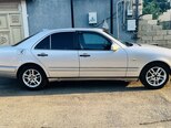 Mercedes E 230-9
