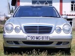 Mercedes E 240-1