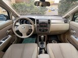 Nissan Tiida-12