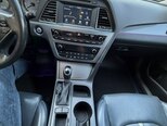 Hyundai Sonata-16