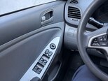 Hyundai Accent-9