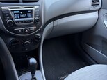 Hyundai Accent-14