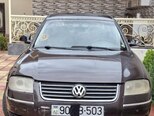 Volkswagen Passat-1