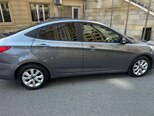 Hyundai Accent-12