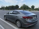 Hyundai Elantra-3