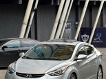 Hyundai Elantra-3