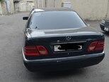 Mercedes E 240-2