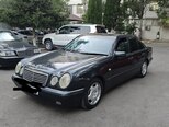 Mercedes E 240-4