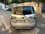 Toyota Sienta-2