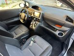 Toyota Sienta-10
