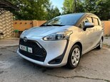 Toyota Sienta-9